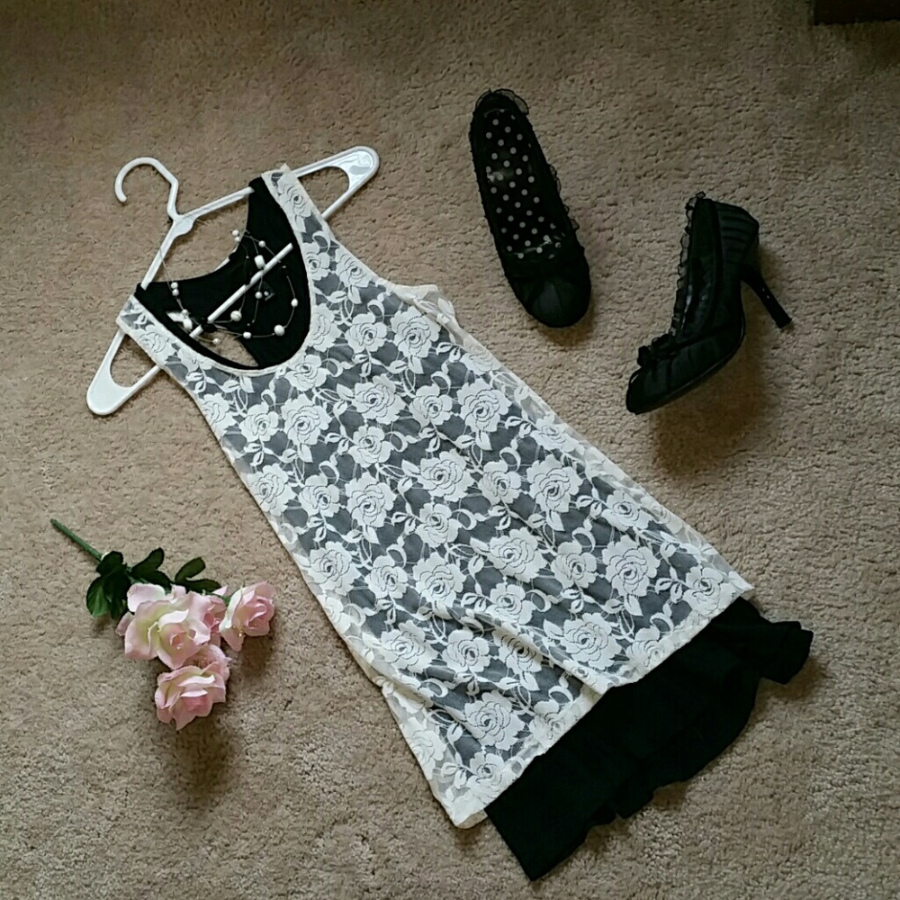 Black & White Lace Tank Top Bundle